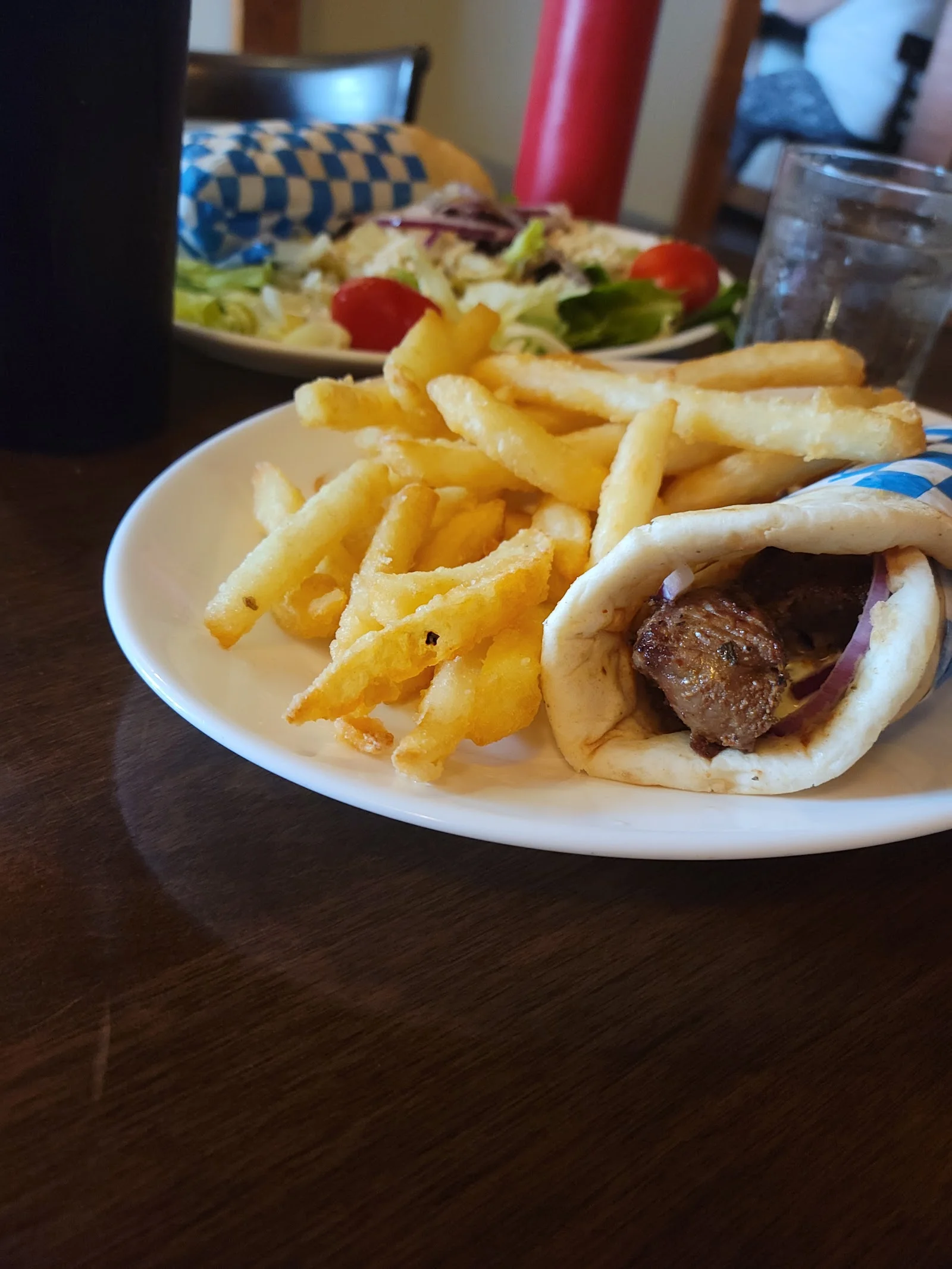 Frado's Dining Lounge