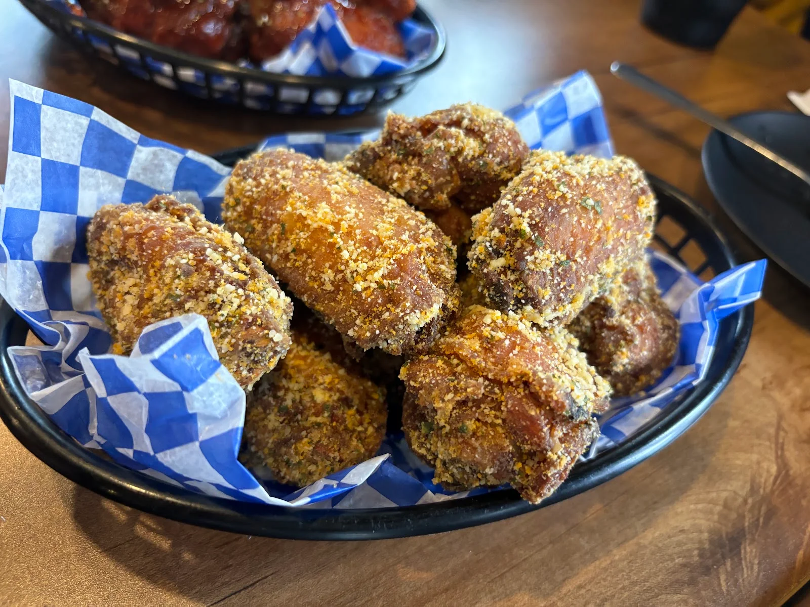 Simon’s roadhouse bar and wings